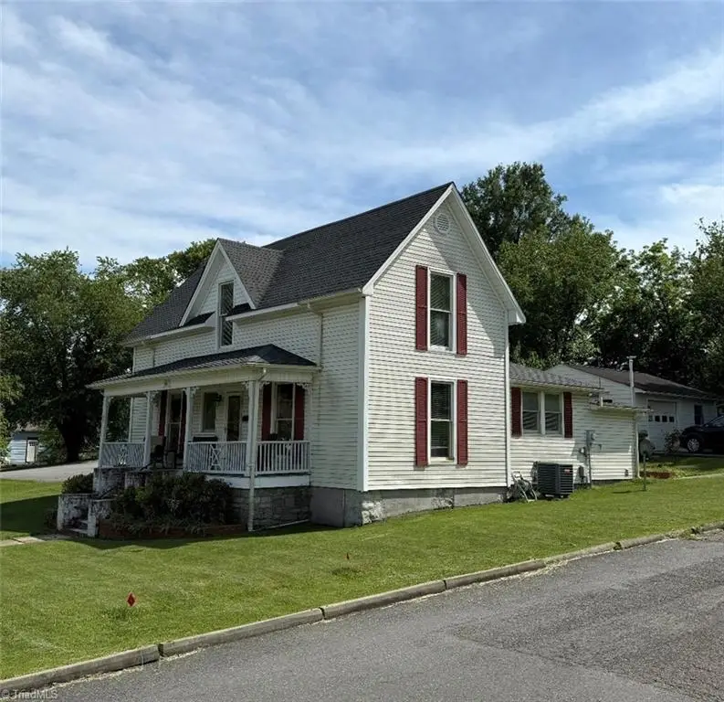 302 Spring Street, Mount Airy, NC 27030 - #1