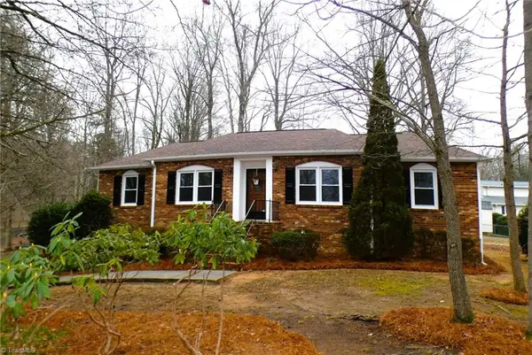 101 Shady Oak Court, Clemmons, NC 27012