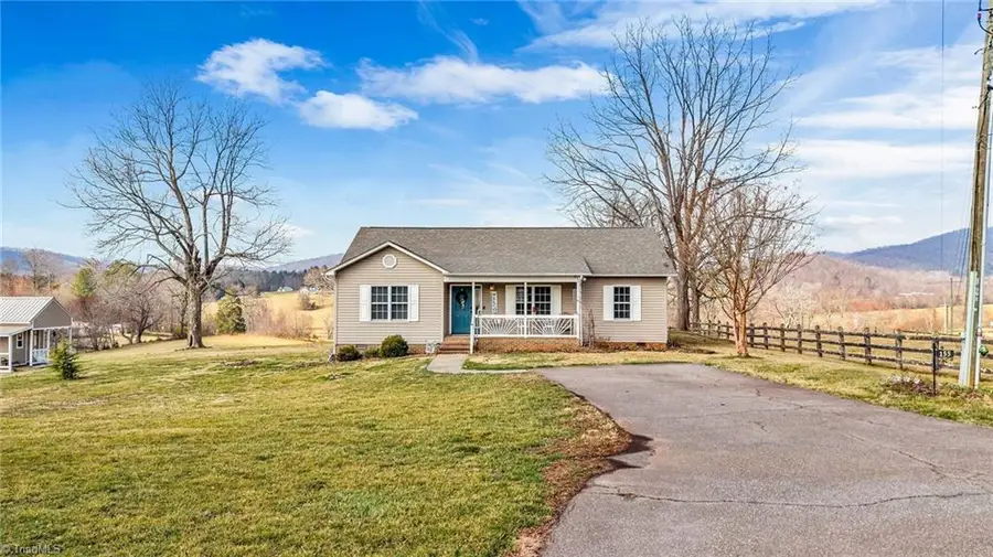 155 Jays Meadow Lane, Purlear, NC 28665 - #2