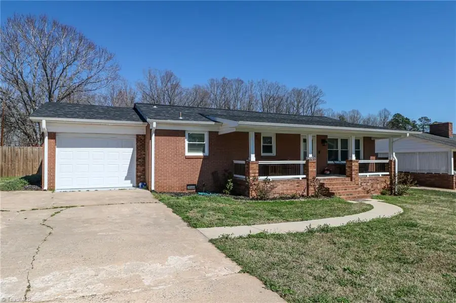 300 Abbotts Avenue, Lexington, NC 27292 - #2