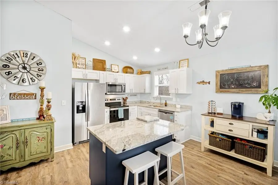 205 Bethlehem Avenue, Thomasville, NC 27360 - #2