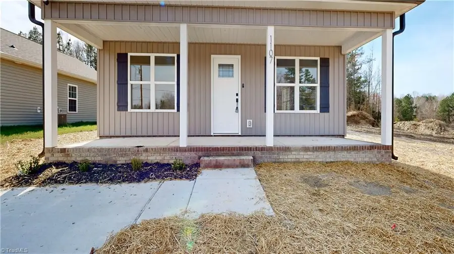 1107 Sunset Drive, Thomasville, NC 27360 - #2