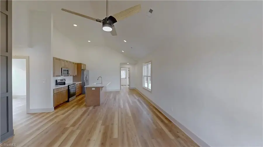 1107 Sunset Drive, Thomasville, NC 27360 - #3