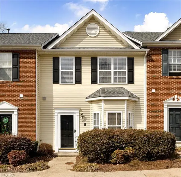 1604 Olivers Crossing Circle, Winston-Salem, NC 27127