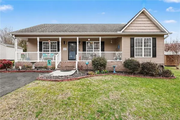 104 Cushwa Court, Thomasville, NC 27360