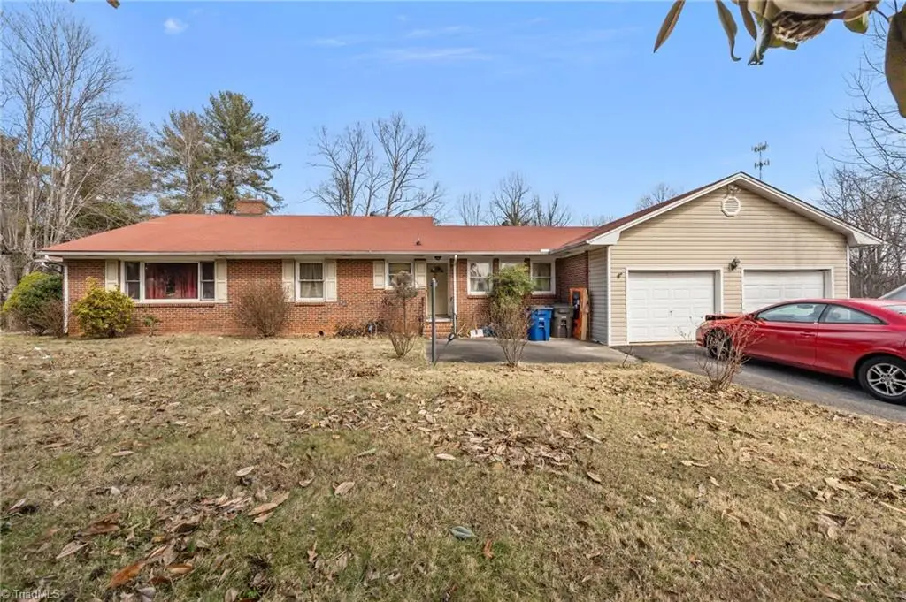 5695 Reynolda Road, Winston Salem, NC 27106 - #1