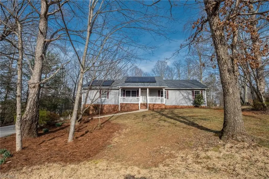 1070 Dun Avenue, Walnut Cove, NC 27052 - #2