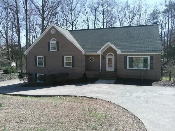 140 Milnor Place, Clemmons, NC 27104