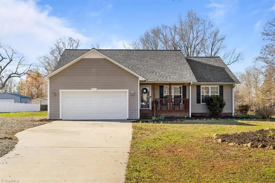 295 Calinda Drive, Thomasville, NC 27360 - #2
