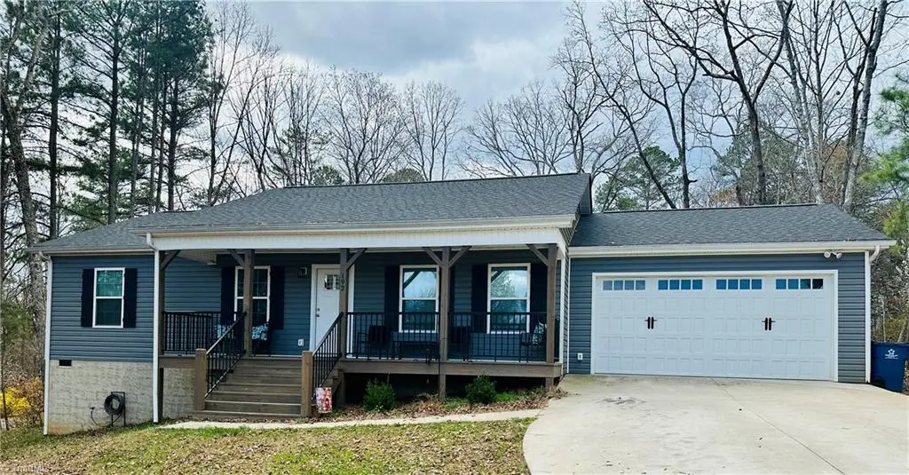 192 Crestwood Loop, Taylorsville, NC 28681 - #1