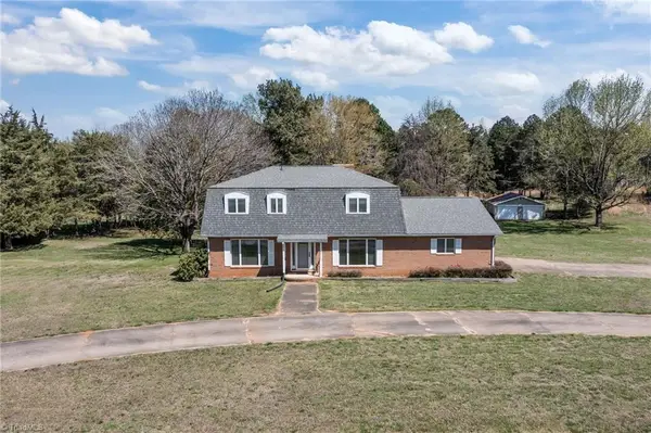 1463 Charlotte Highway, Mooresville, NC 28115