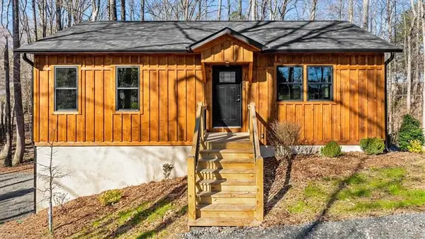 3499 Ridgewood Court, Winston-Salem, NC 27107