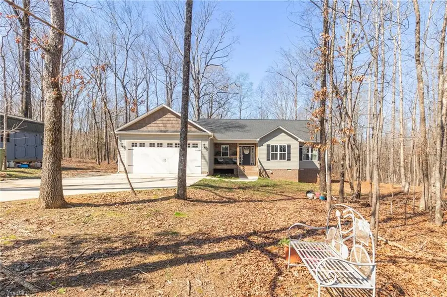 1004 Black Farm Road, Thomasville, NC 27360 - #2