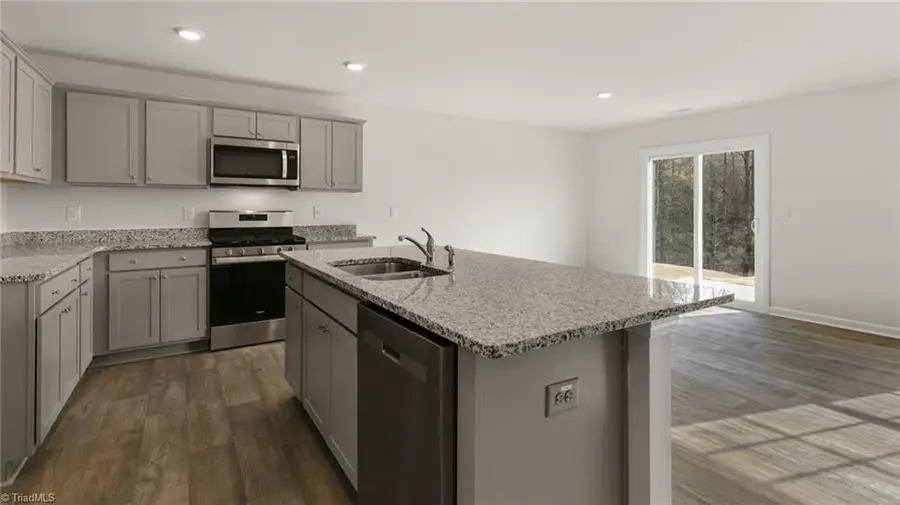 405 Jack Pine Street, Thomasville, NC 27360 - #3