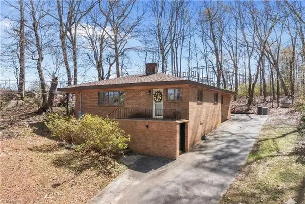 828 Martin Luther King Jr Drive, Asheboro, NC 27203