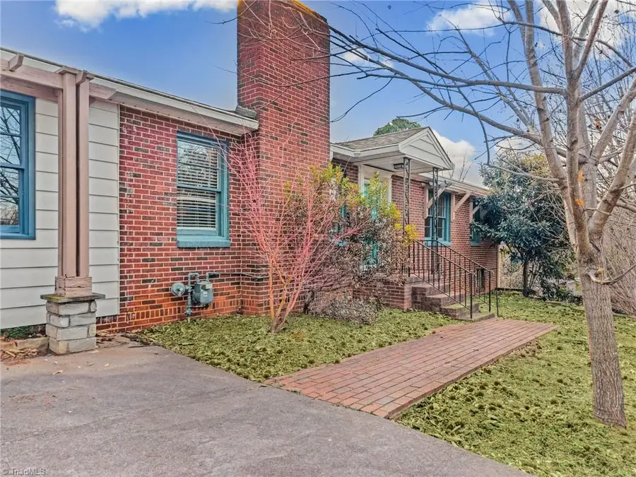 1401 Drumcliffe Road, Winston Salem, NC 27103 - #3