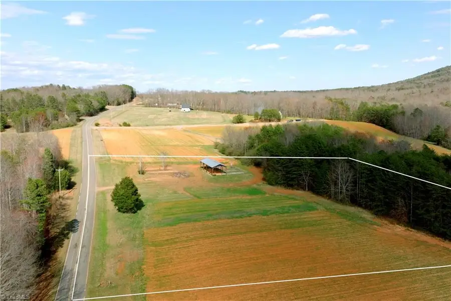 4 Old Mill Road, Pinnacle, NC 27043 - #3