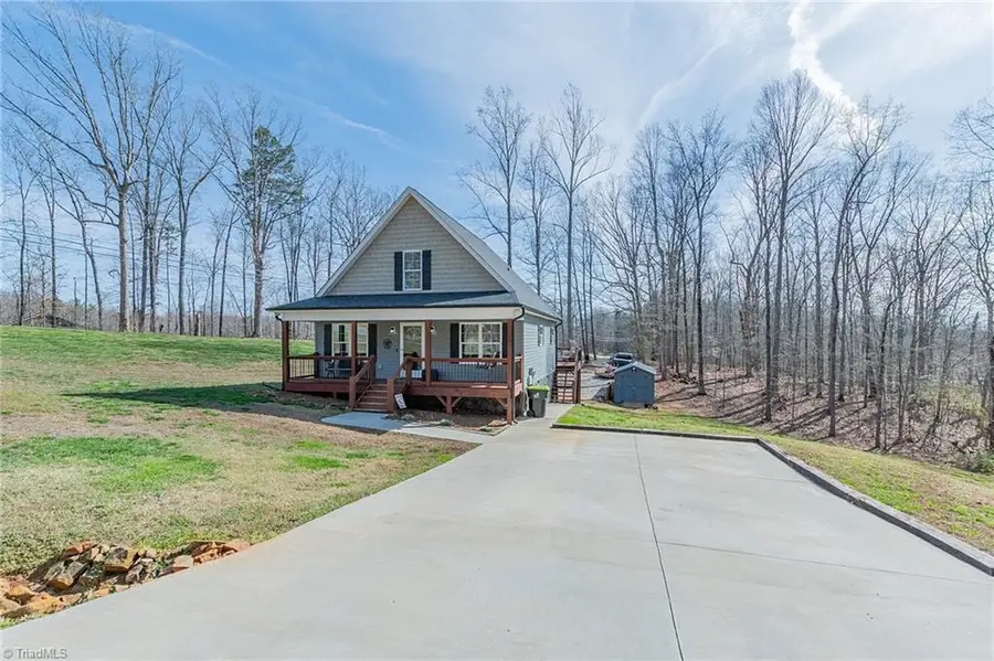 131 Lake Drive 10, Lexington, NC 27292 - #3