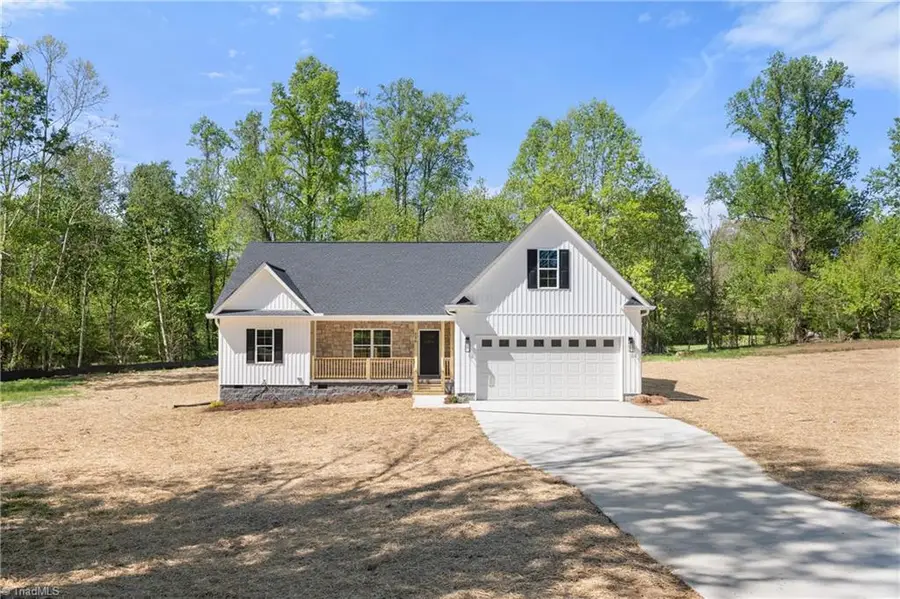 536 Virginia Drive, Yadkinville, NC 27005 - #3