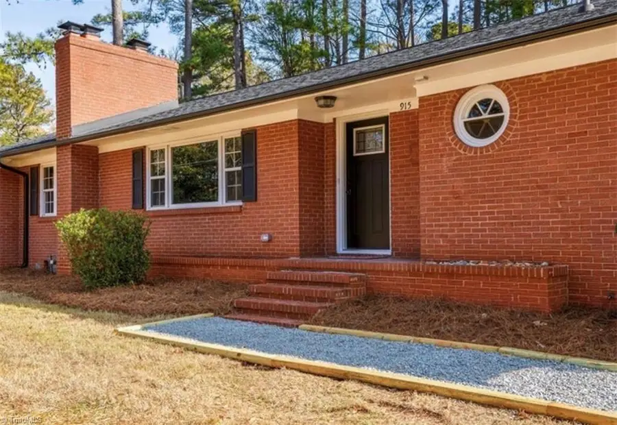 915 Fairview Drive, Lexington, NC 27292 - #3