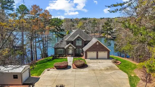 704 Shoreline Drive, New London, NC 28127