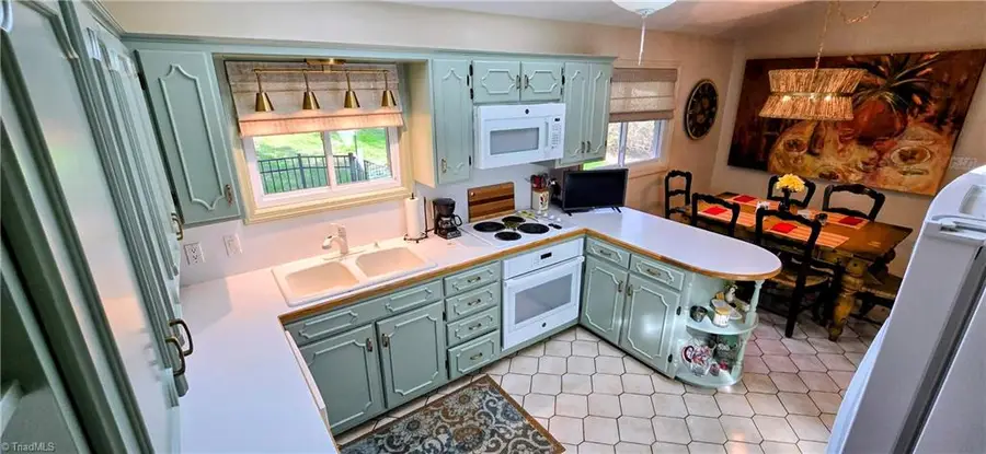 105 Mendenhall Road, Jamestown, NC 27282 - #3