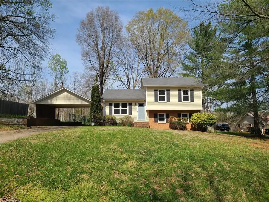 1305 E Rollingwood Circle, Bethania, NC 27105 - #2