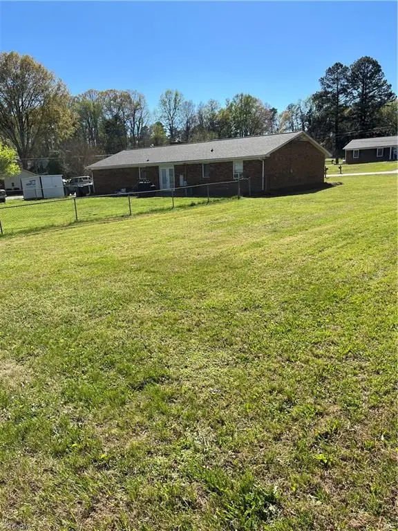 200 Choyce Street, Lexington, NC 27295 - #2