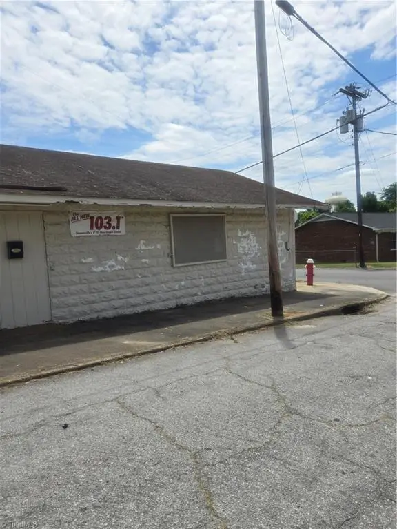 127 College Street, Thomasville, NC 27360