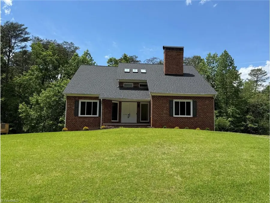 2528 Treetop Lane, Winston Salem, NC 27101 - #2