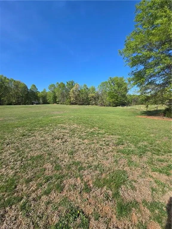 393 Nc Highway 87 N, Reidsville, NC 27302