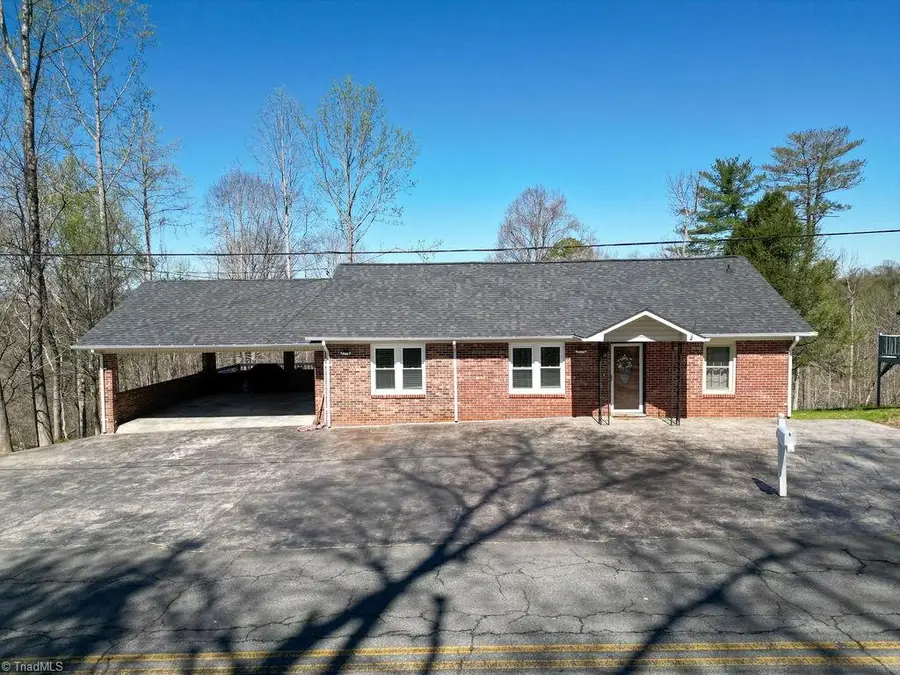 490 Oakland Drive, Elkin, NC 28621 - #2