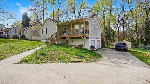 128 Meadow Wood Drive, Thomasville, NC 27360