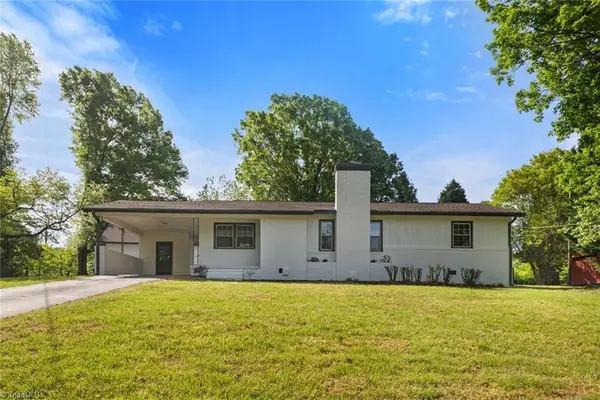 306 Lakeshore Drive, Thomasville, NC 27360