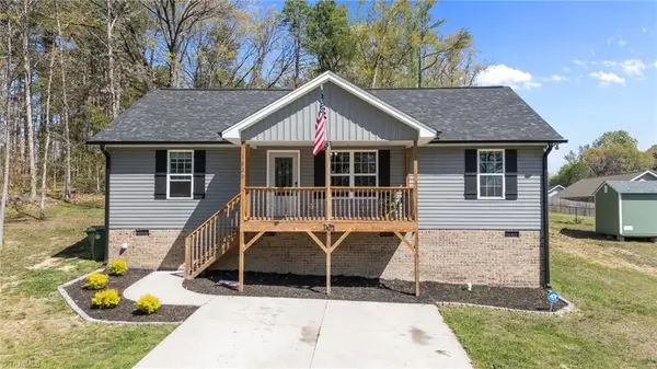 1822 Woodsway Drive, Thomasville, NC 27360