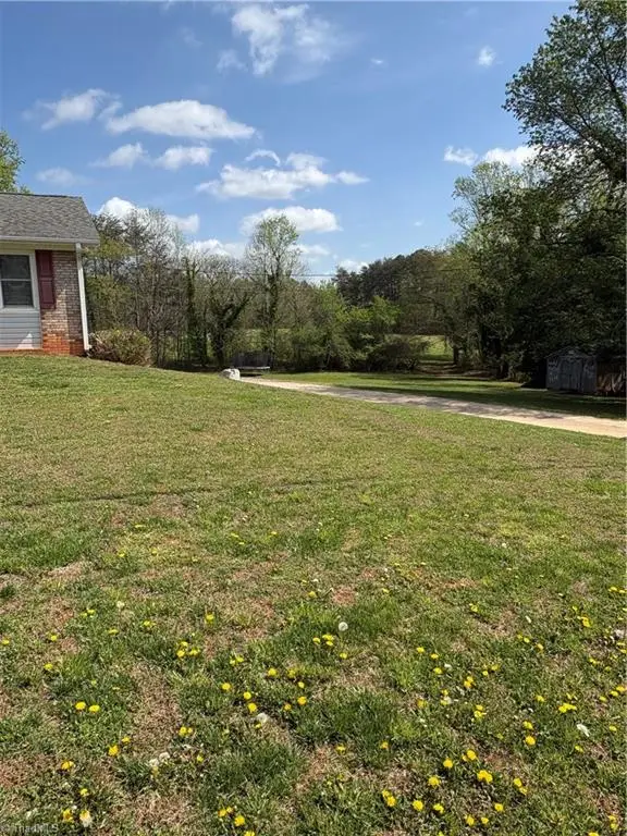 1319 S Old Us Highway 52, Pilot Mountain, NC 27041 - #2