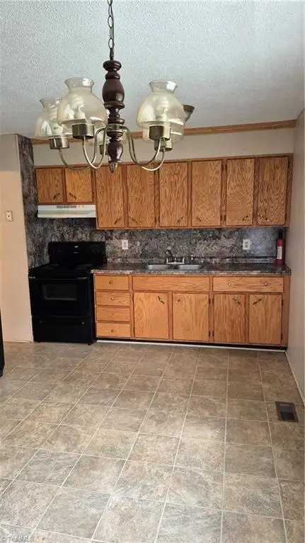 191 Villa Heights Drive, North Wilkesboro, NC 28659 - #3