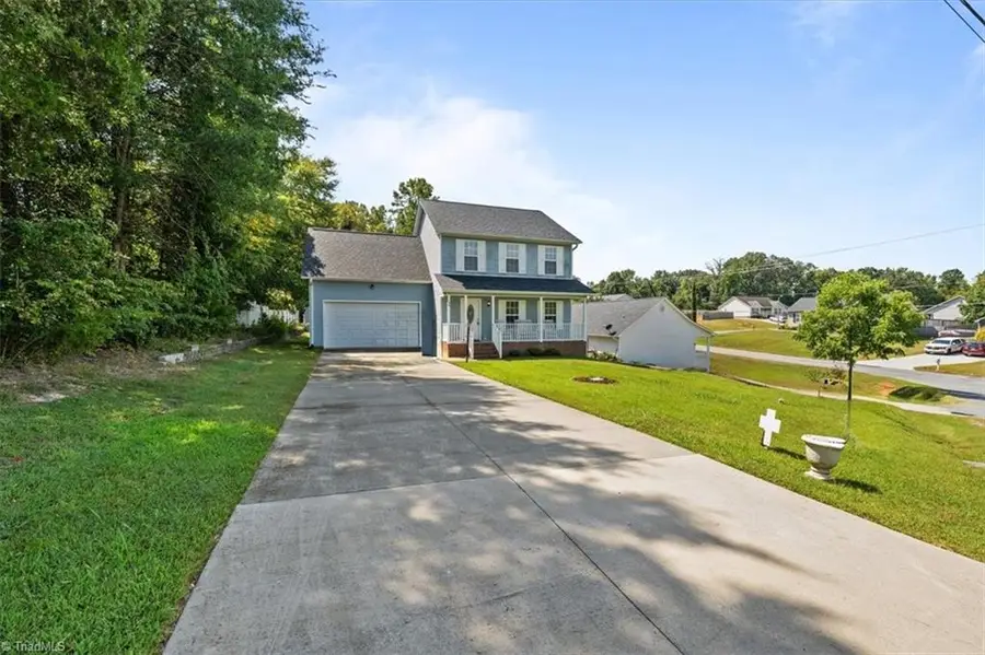 168 Forest Park Drive, Thomasville, NC 27360 - #3