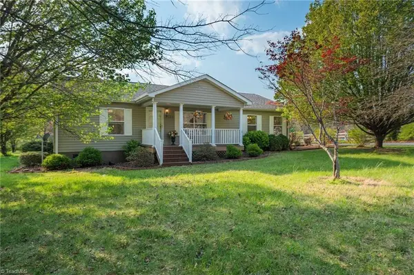 5150 Paramount Road, Pfafftown, NC 27040