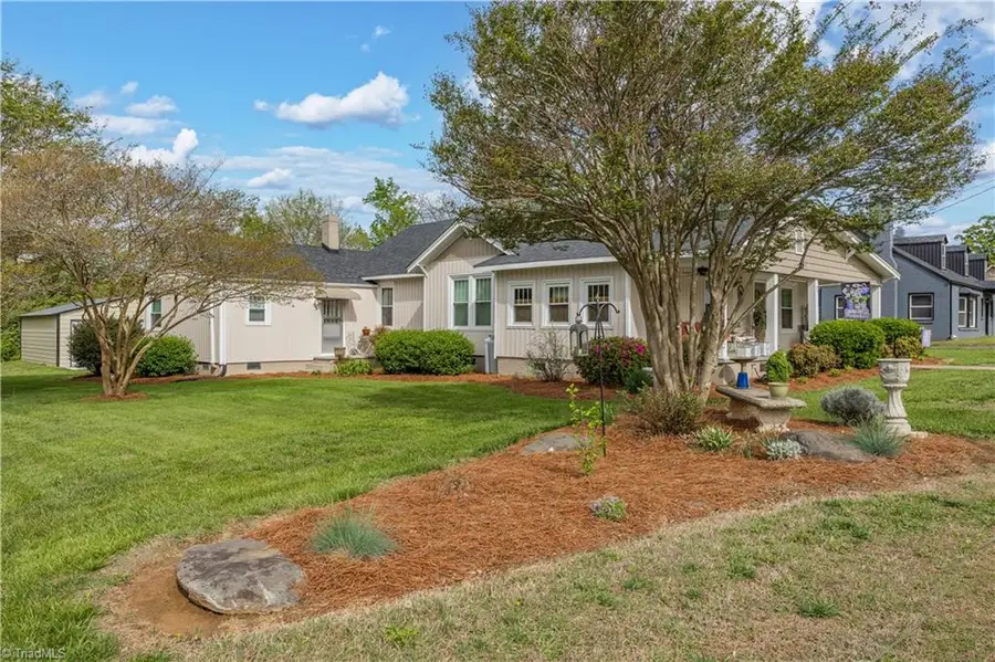 271 N Main Street, Denton, NC 27239 - #2