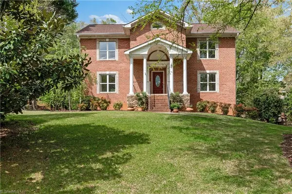 5532 Folkstone Road, Pfafftown, NC 27040