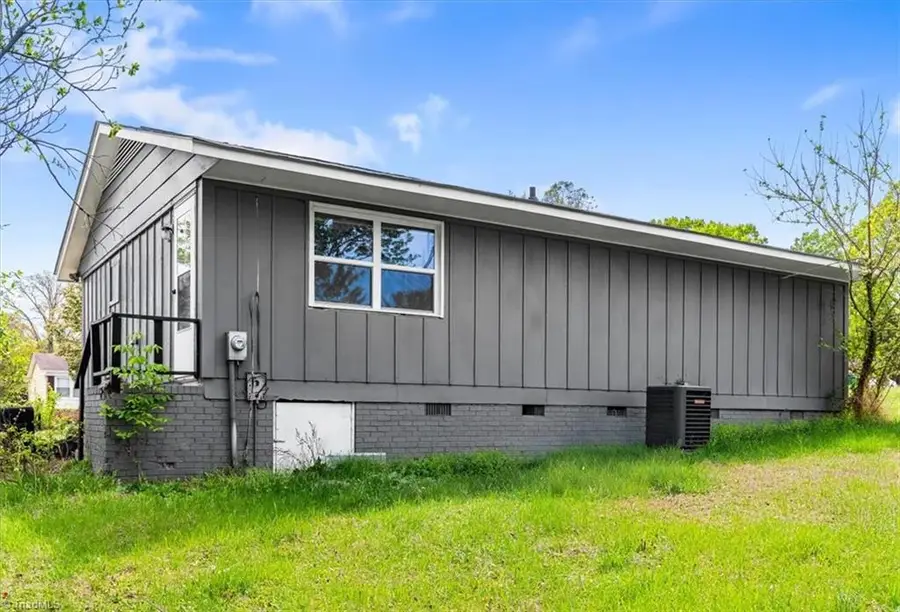 1501 Kingsway Drive, High Point, NC 27260 - #3