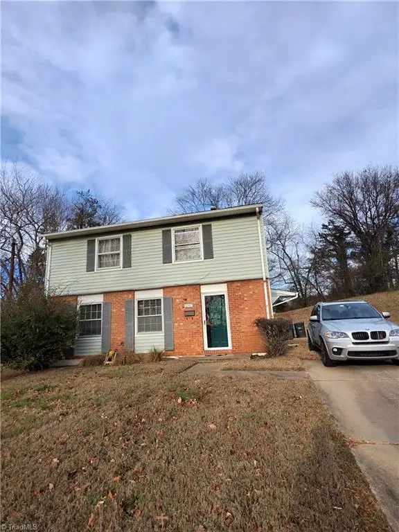 5307 Oak Ridge Place, Winston-Salem, NC 27105