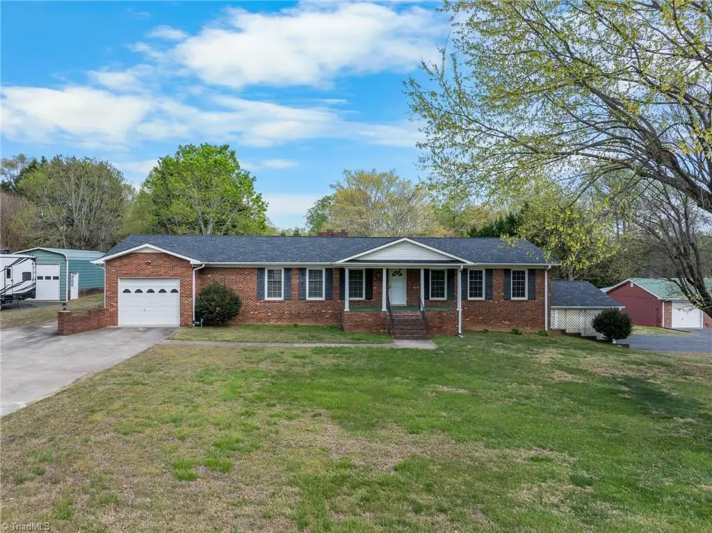 2906 Leonard Road, Lexington, NC 27295 - #1