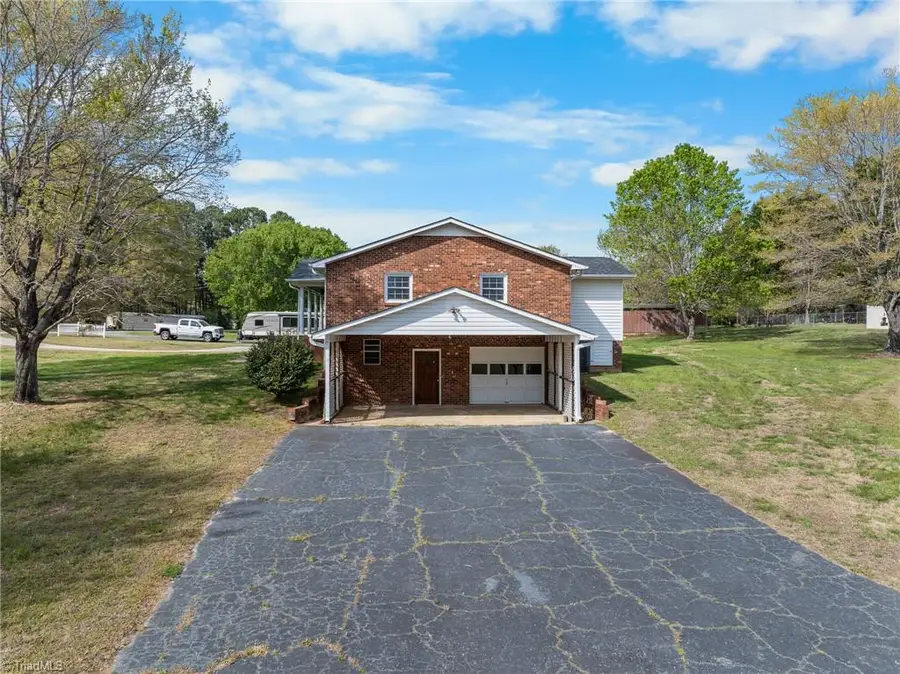 2906 Leonard Road, Lexington, NC 27295 - #2