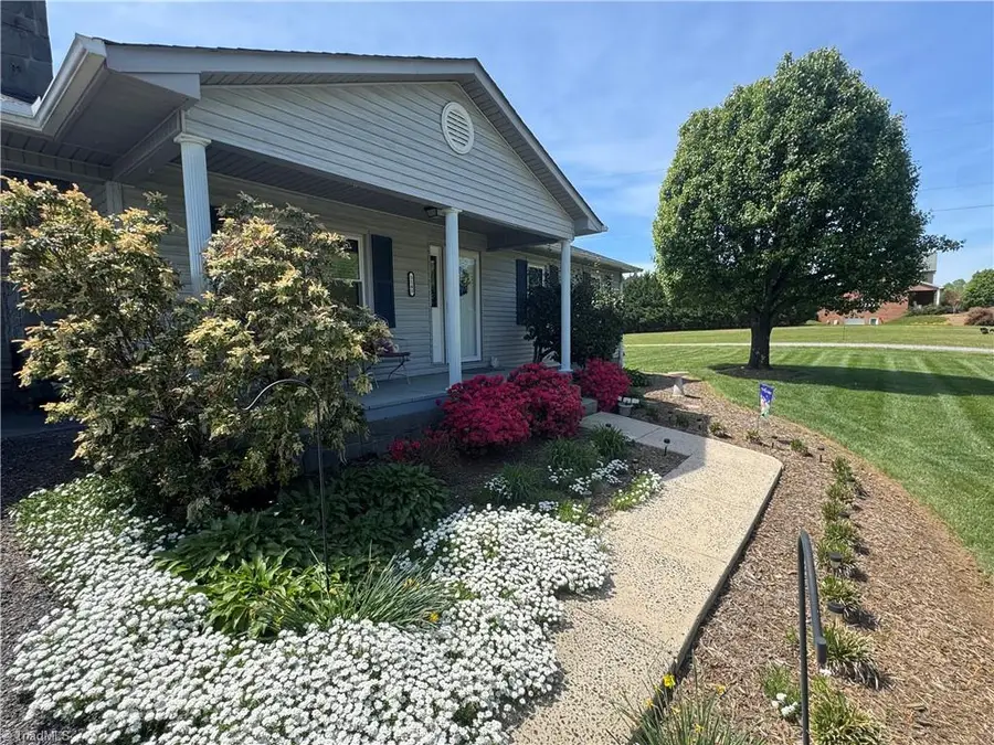 3145 Volunteer Road, Pinnacle, NC 27043 - #3