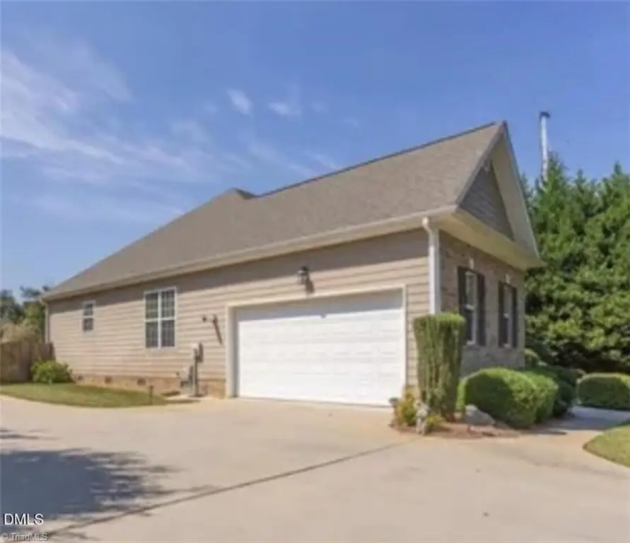 3004 Walbrook Terrace, Browns Summit, NC 27214 - #3