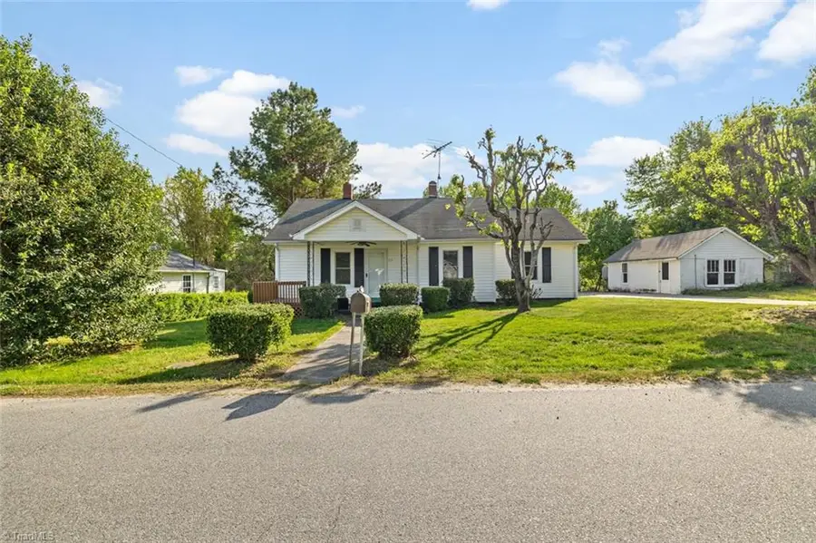 231 Sunset Drive, Thomasville, NC 27360 - #2