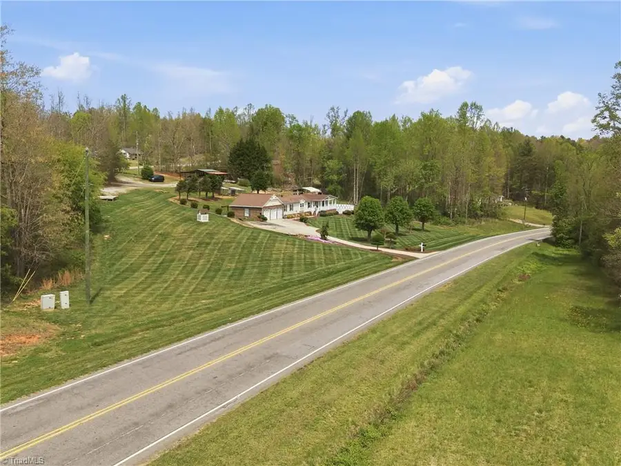 7352 Nc Highway 18, Boomer, NC 28606 - #2