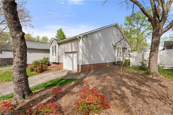 127 Pebble Ridge Lane, Winston-Salem, NC 27104